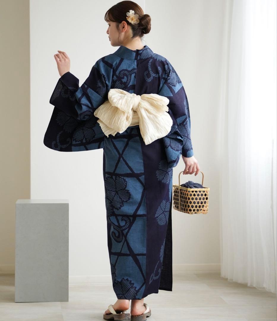 浴衣3点セット utatane×注染工房 赤坂紬 青藍にかごめなでしこ染め分け