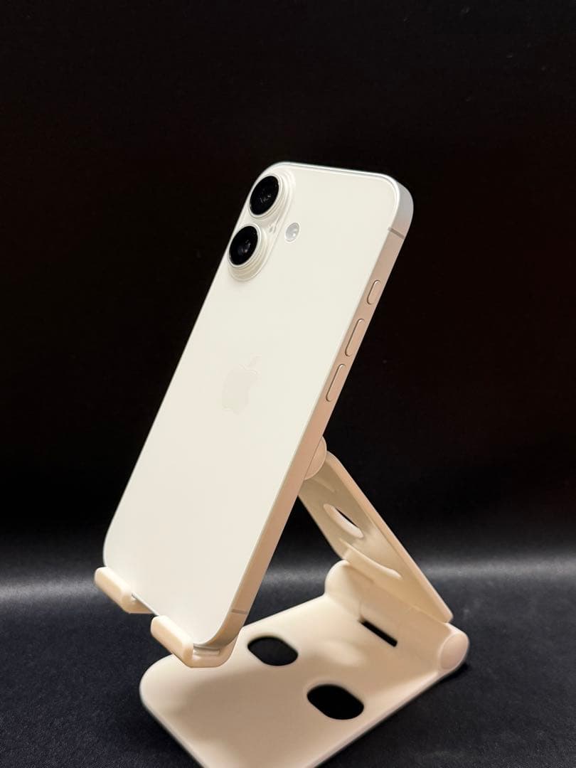 ゆ**　iPhone17 256GB ホワイト