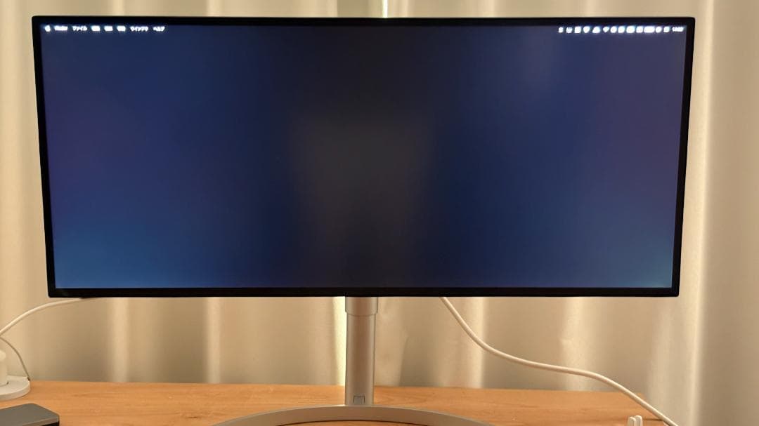 【廃盤希少】LG 3840x2160 ホワイトモニター 本体