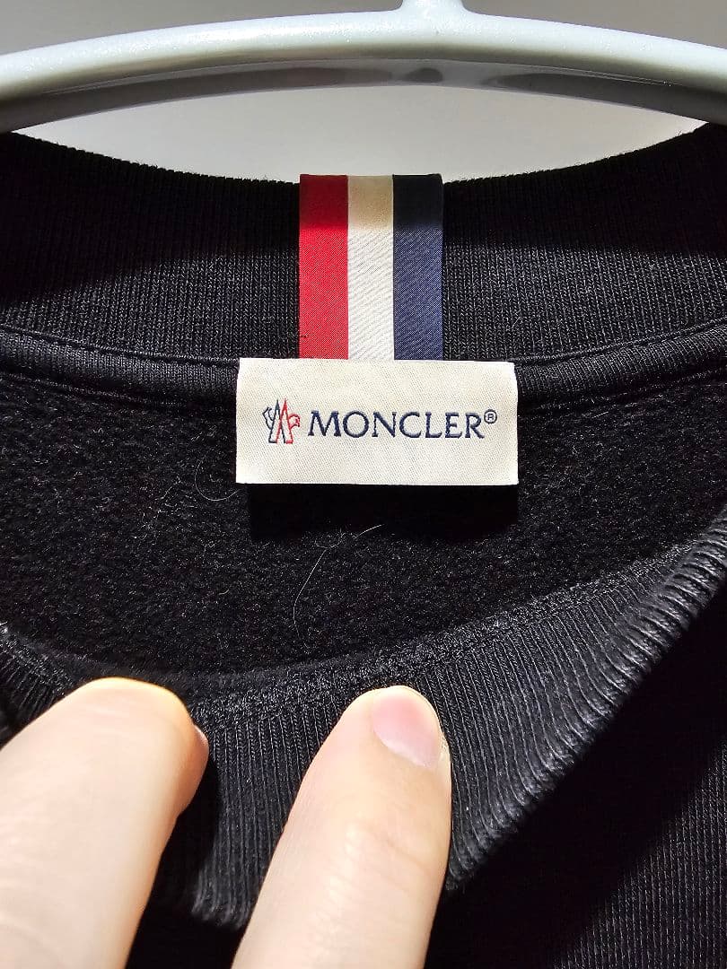 MONCLER ブラック クルーネック トレーナー