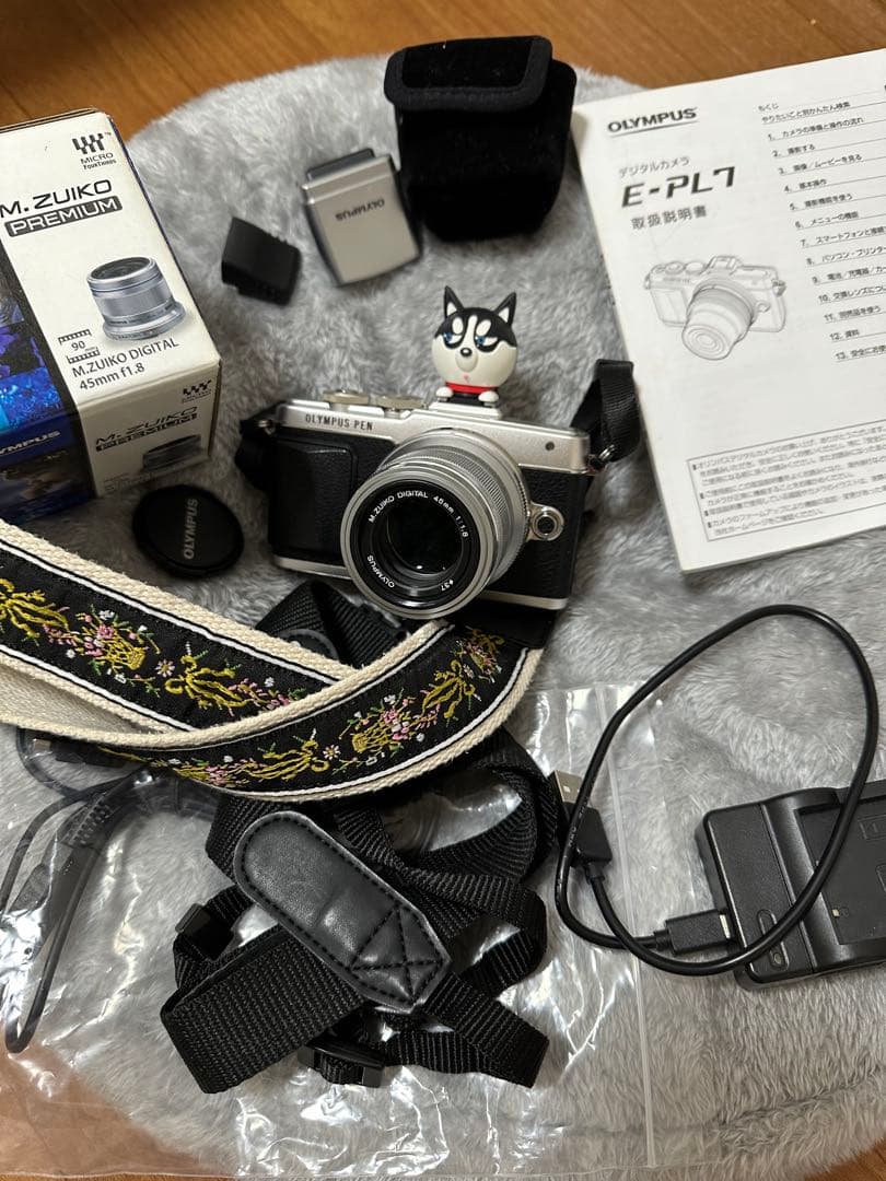 ・美品・OLYMPUS PEN E-PL7 レンズ45mm f1.8付きセット