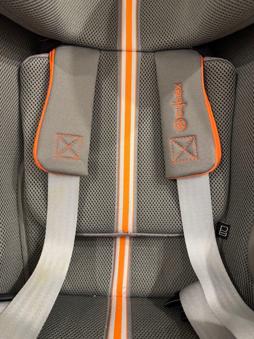 ISOFIX対応 グレー チャイルドシート