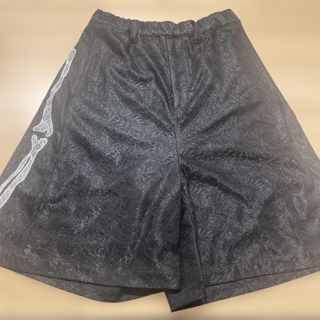 anrealage homme 黒の骨プリントショートパンツ