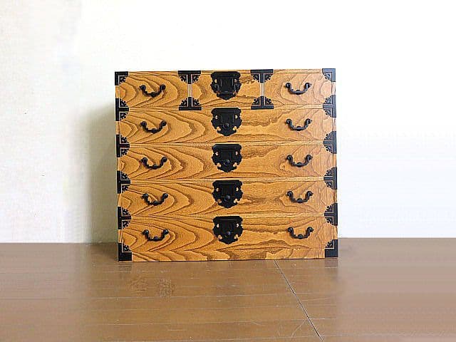 モデルルーム展示品　伝統工芸　越前箪笥　摺漆時代箪笥　　日本製　　整理タンス