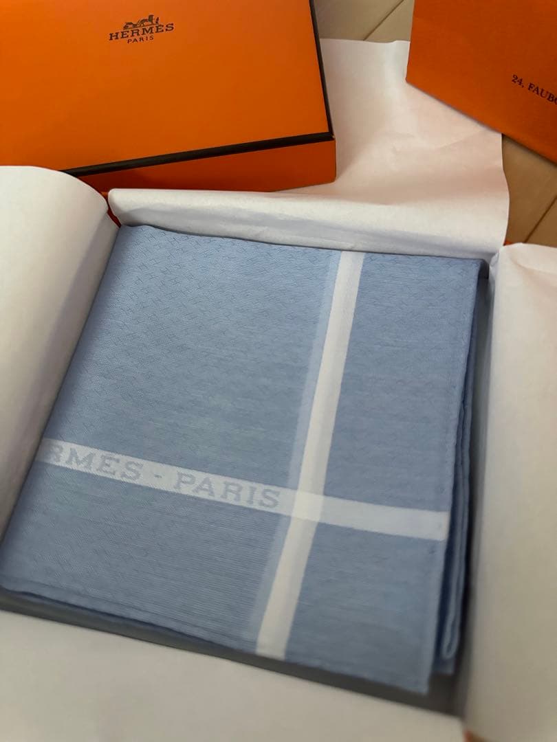 HERMÈS ハンカチチーフ ライトブルー