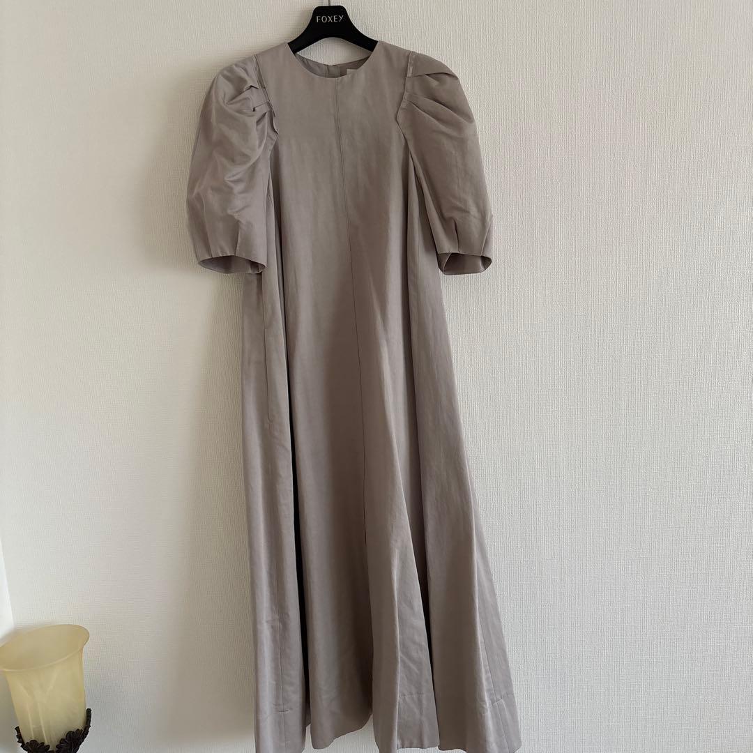 新品　エブール　ベージュワンピース