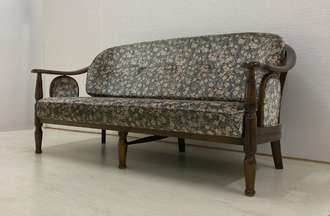 【カリモク】コロニアル　２人掛けソファ　ラブソファ