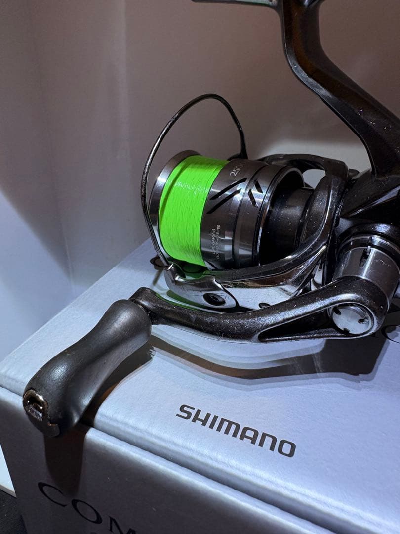 シマノ 21コンプレックス XR 2500 F6 HG 新品購入淡水のみ　傷多め