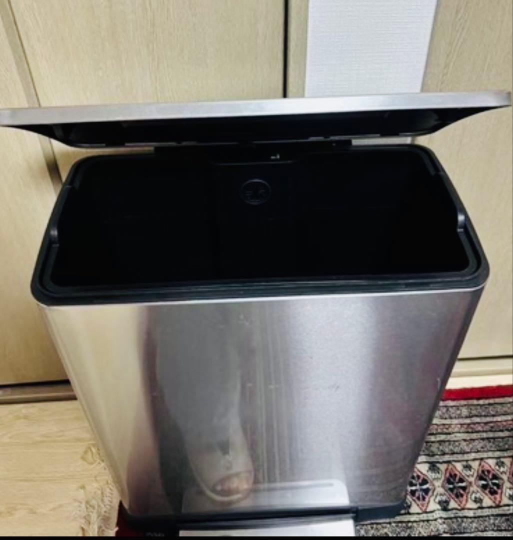 ステンレス製フットペダルゴミ箱