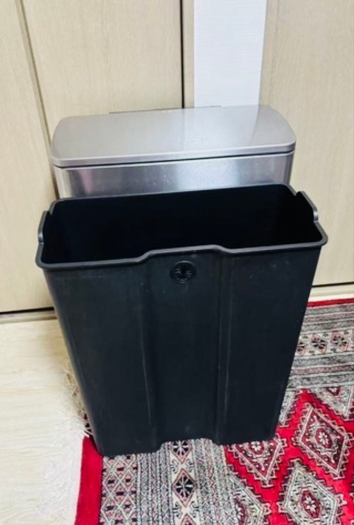 ステンレス製フットペダルゴミ箱