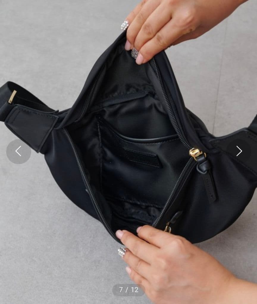 【新品♥】Whim Gazette 【Hoaw.】ナイロンBODYバッグ