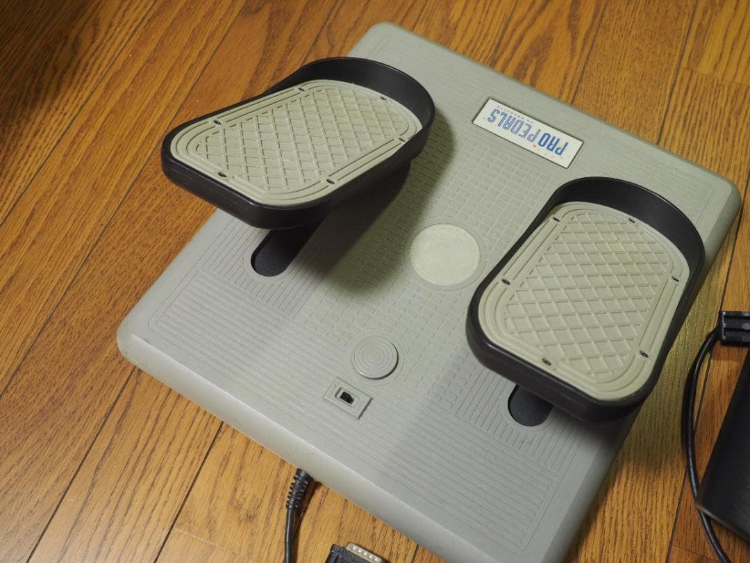 FlightSim YOKE & PRO PEDALS　ジャンク扱い