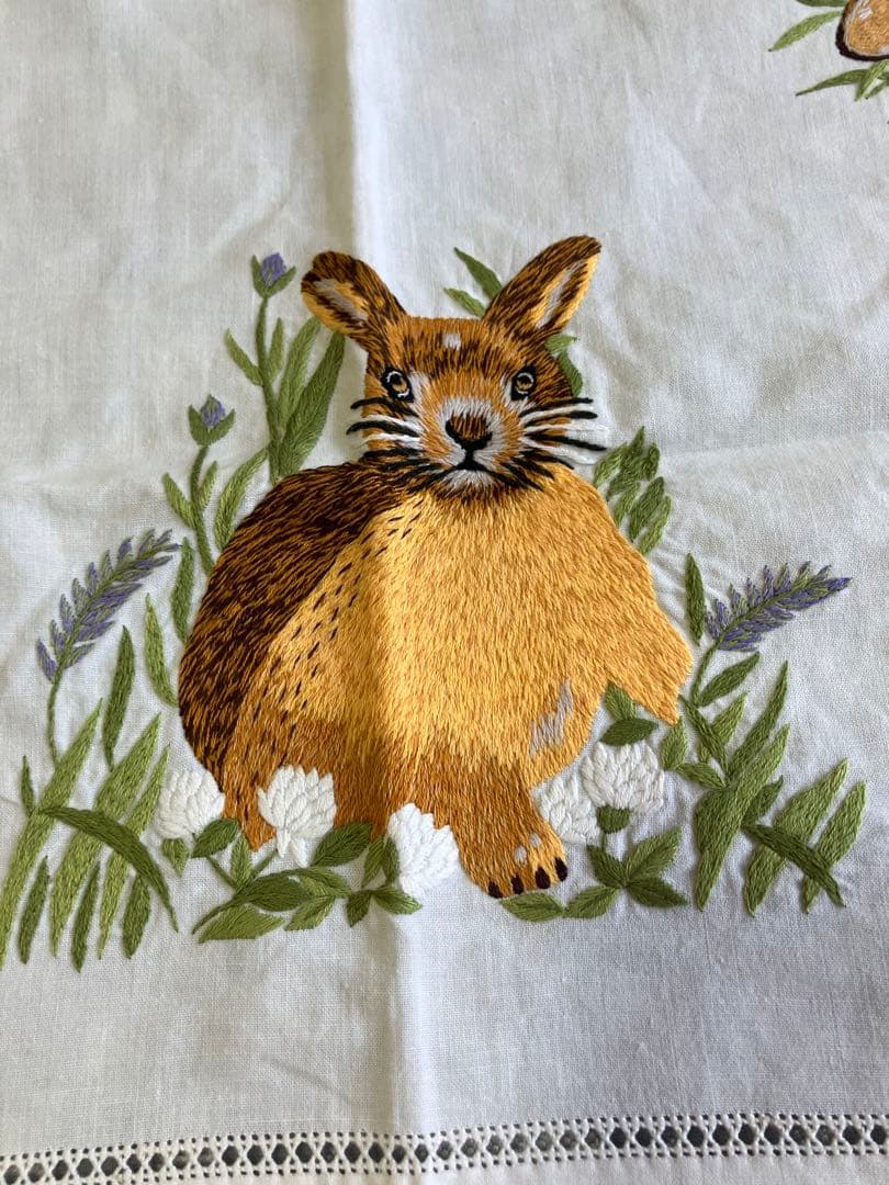 ウサギ刺繍のテーブルクロス87x87cm