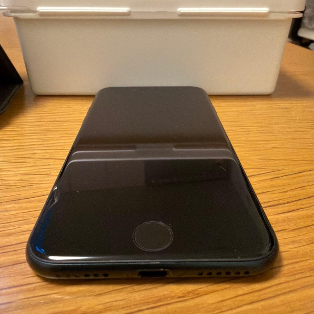 Apple iPhone SE (第3世代) ミッドナイト