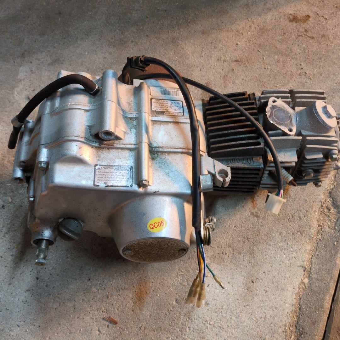 4ミニ107ccエンジン　モンキーダックスシャリー