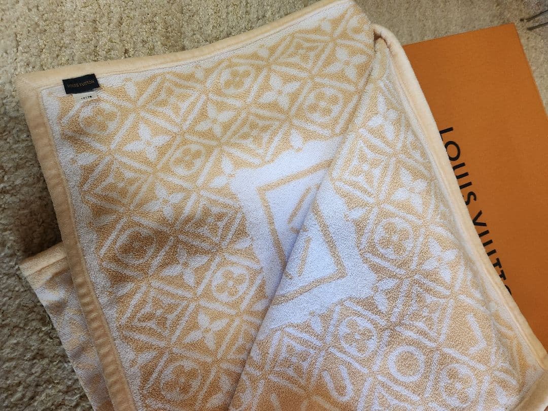 新品未使用♡Louis Vuitton ロゴ入りブランケット