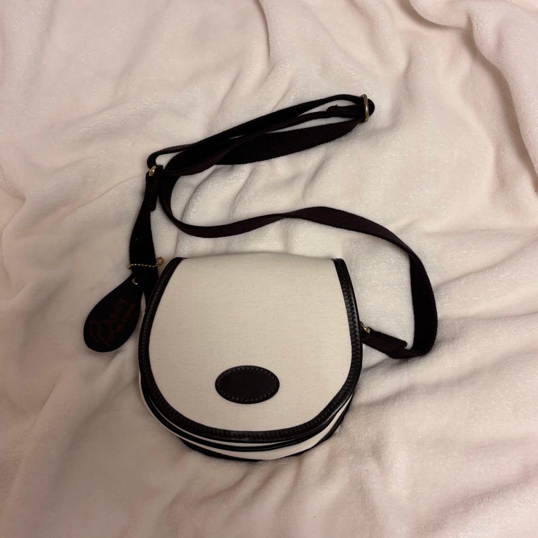 Brady ショルダーバッグ