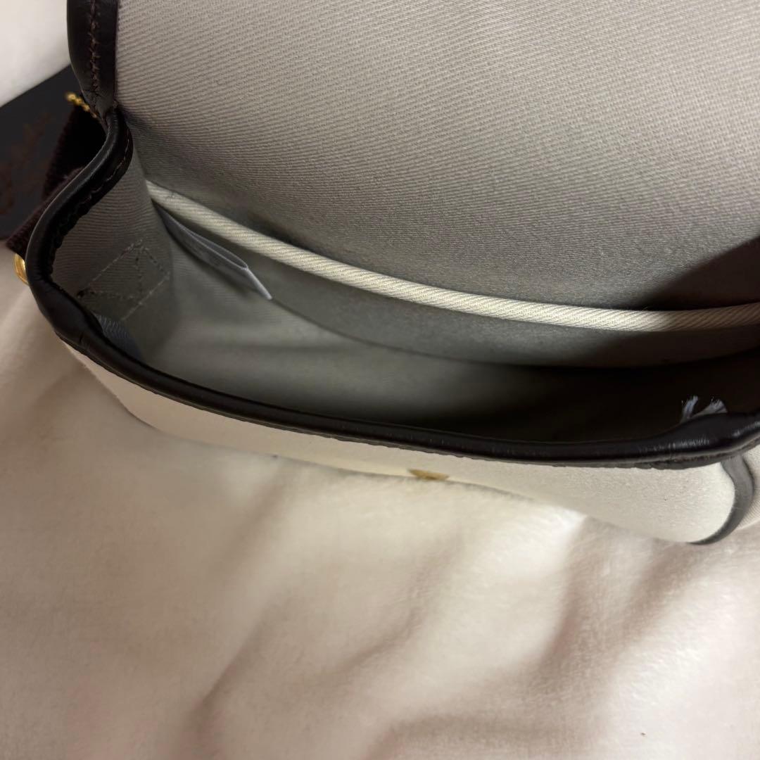 Brady ショルダーバッグ