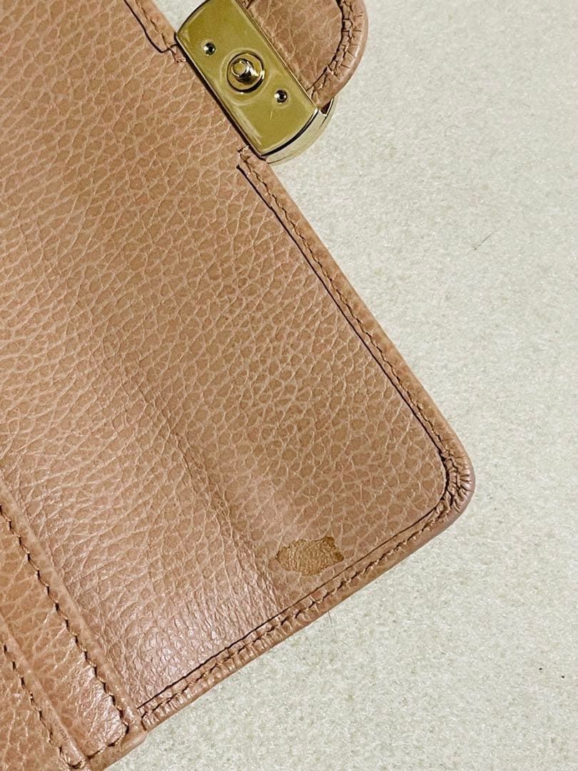 GUCCI ベージュ レザー 長財布