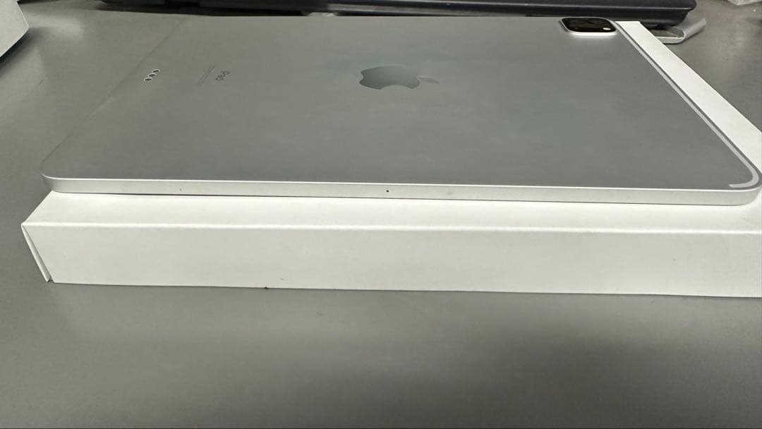 iPad Pro 11インチ　第二世代　128g