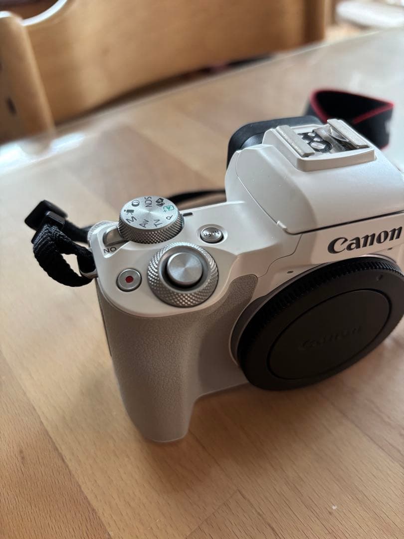 Canon EOS Kiss M2 レンズキット ホワイト 美品 動作確認済み