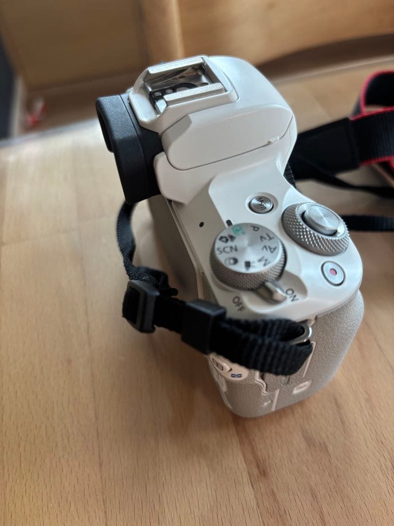 Canon EOS Kiss M2 レンズキット ホワイト 美品 動作確認済み