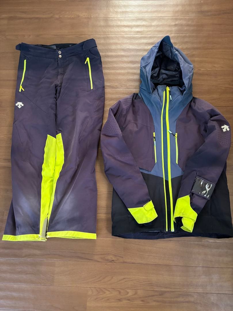 デサント DESCENTE スキーウェア 上下セット 中古　サイズXO/O