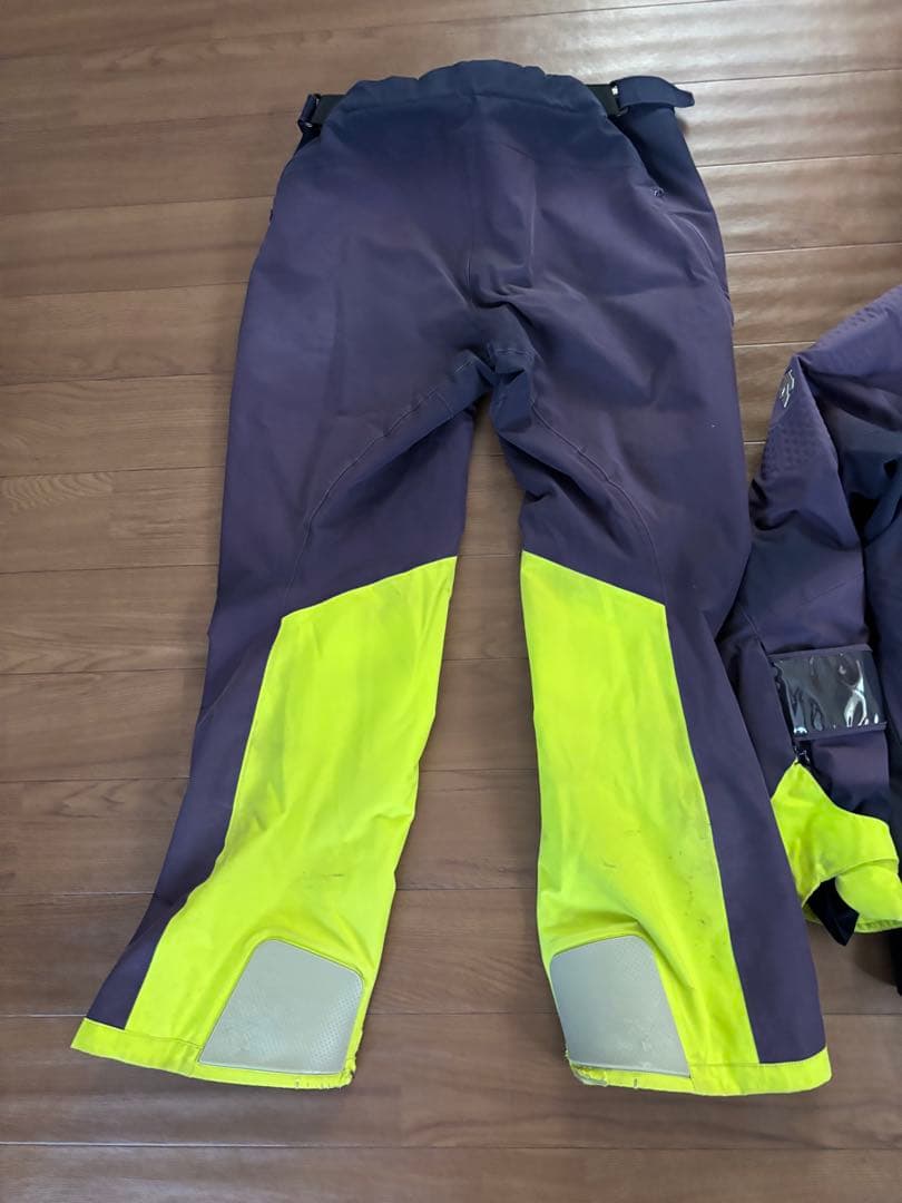 デサント DESCENTE スキーウェア 上下セット 中古　サイズXO/O