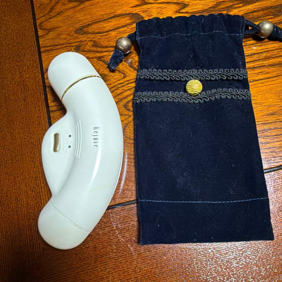 リジューヴェ　美顔器　美品