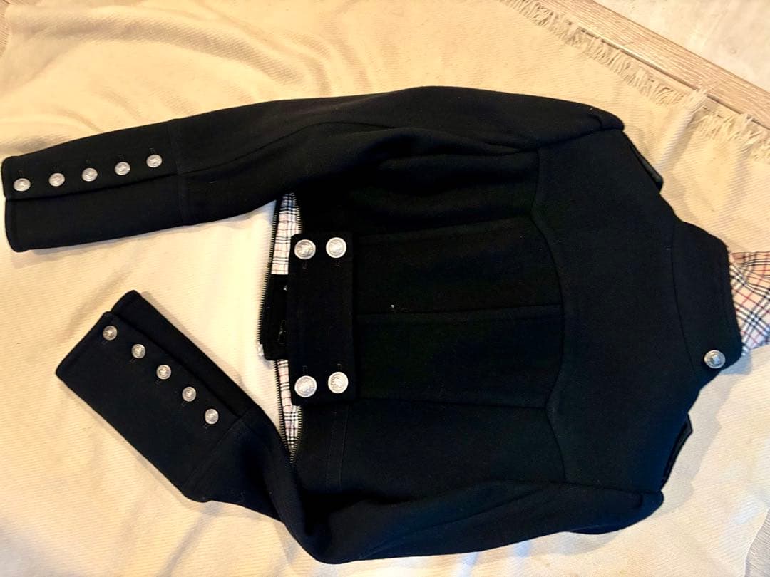 バーバリーコート(上部ジャケット)　なっ黒色　金属ボタン　オシャレ