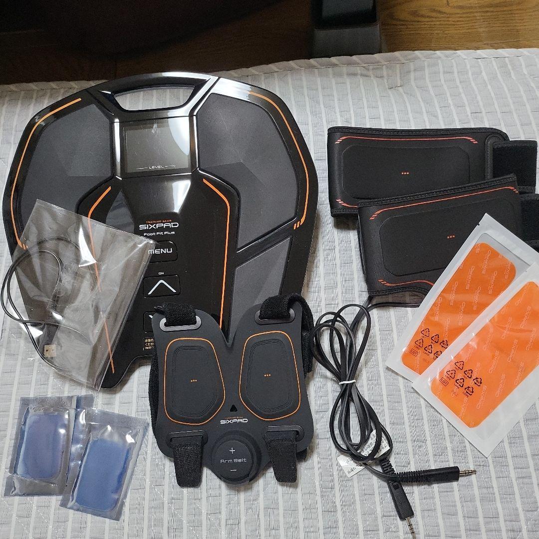 専用…SIXPAD …シックスパッドFootFitPIus (アームベルト付き)