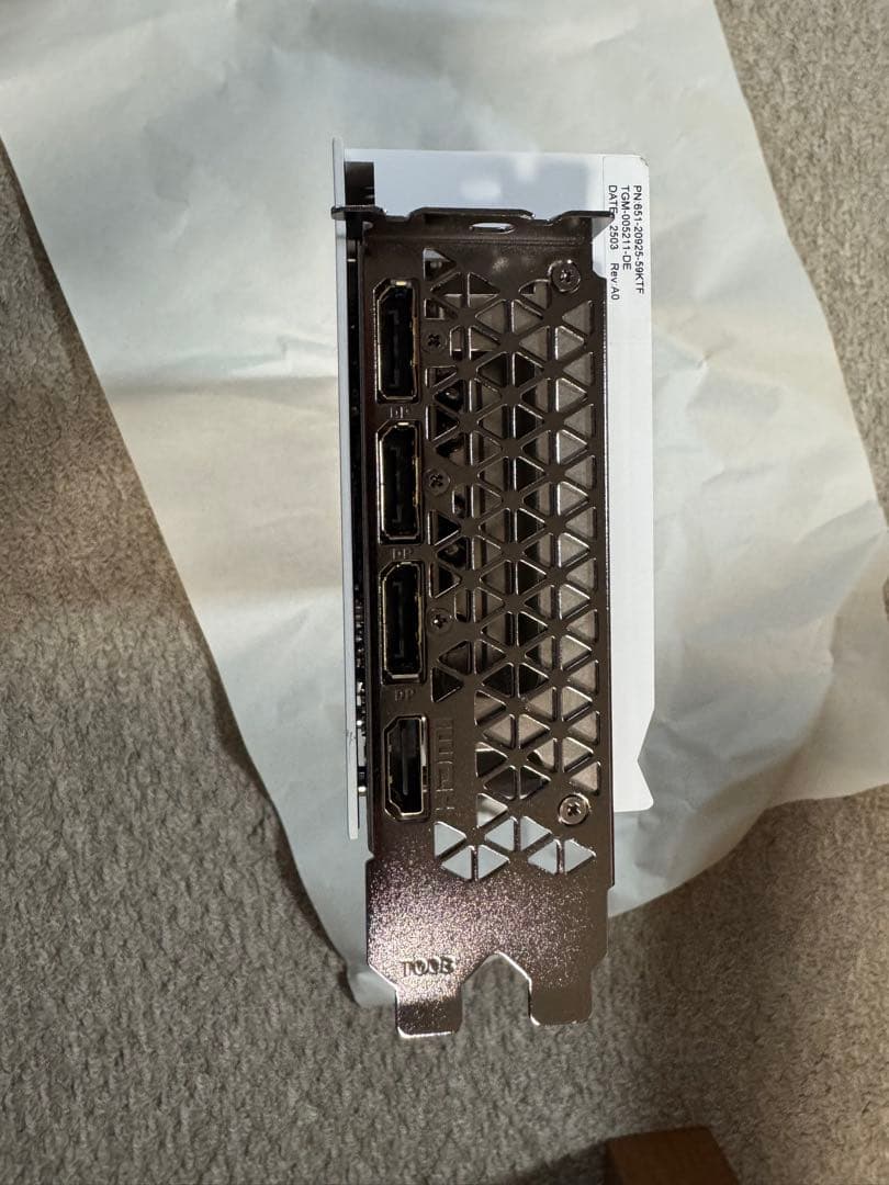 INNO3D GeForce RTX 5080 ホワイト 3ファン