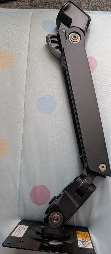 Amazonベーシック モニターアーム エルゴトロンOEM