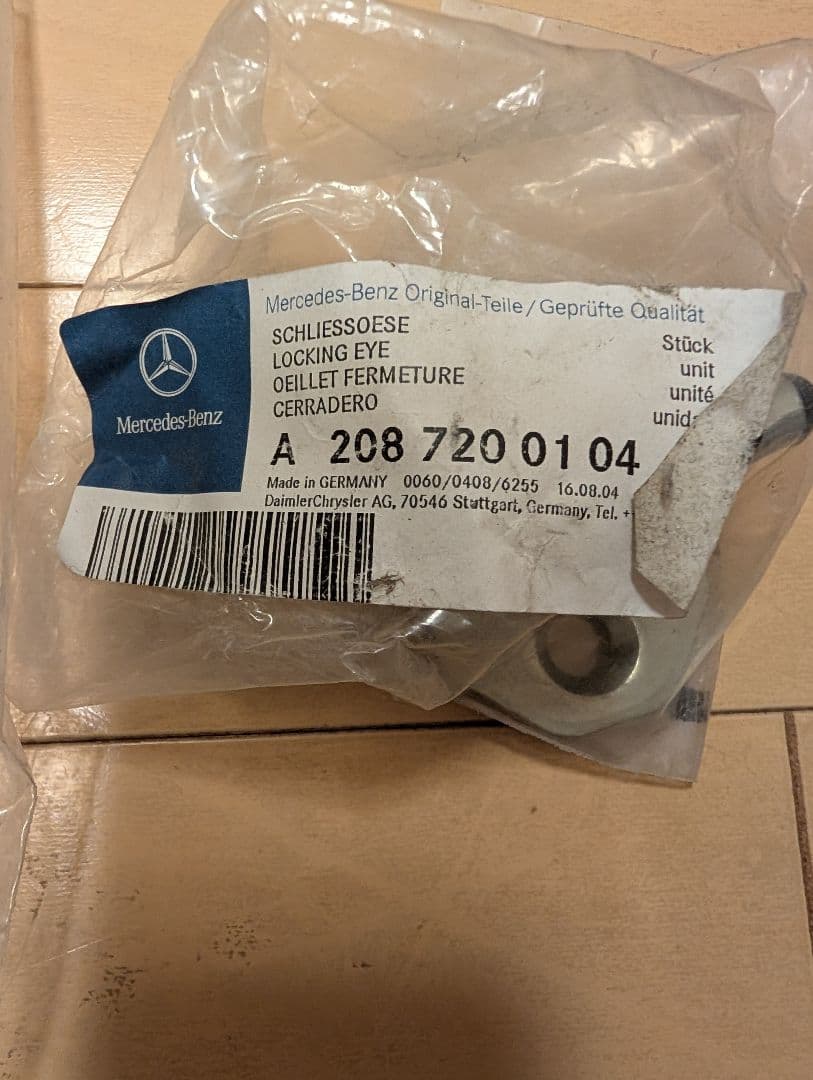 送料込！　メルセデスベンツ W124 ドア ロッキング アイ