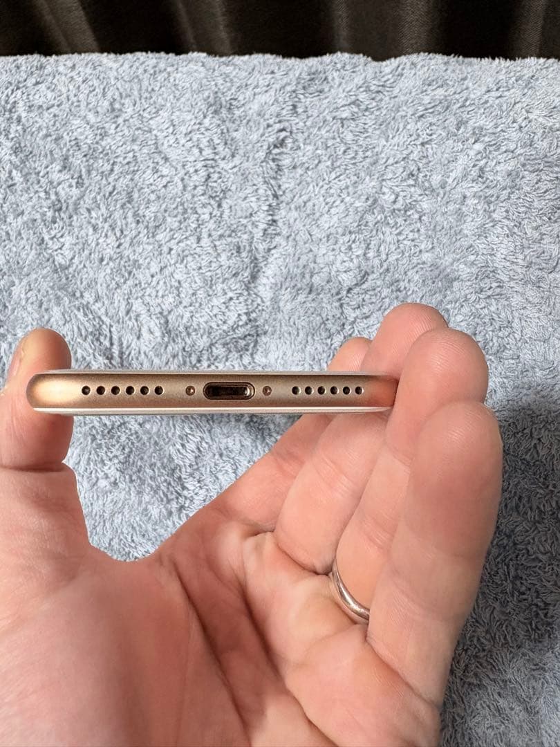 Apple iPhone 8 ゴールド 本体
