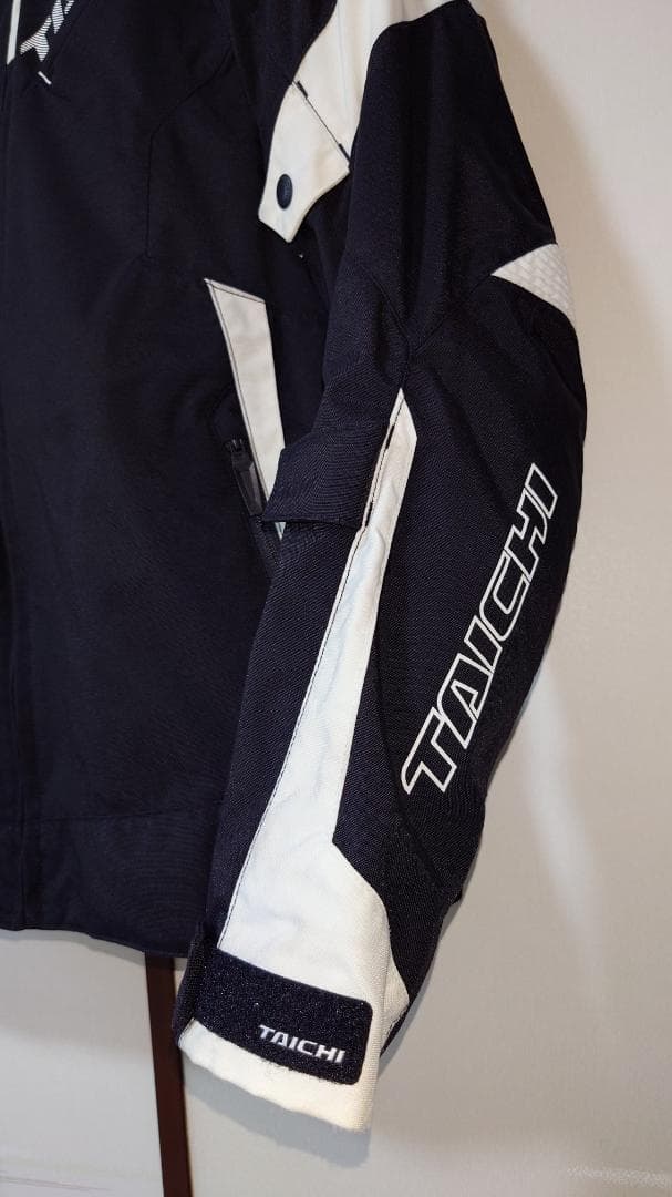 RSタイチ　アームド　オールシーズン　ジャケット　Ｌサイズ　黒 ／ 白