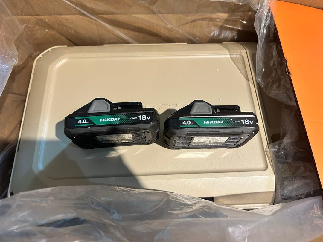 ハイコーキ　コードレス冷温庫　UL18DBA 新品バッテリー2個付き