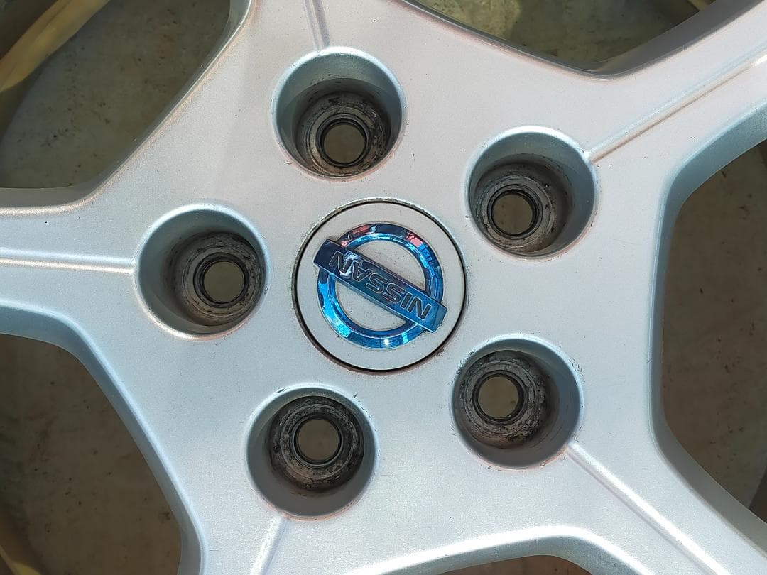 リーフ (ZE0) 用アルミ＋スタッドレスig60 205/55r16 23年製