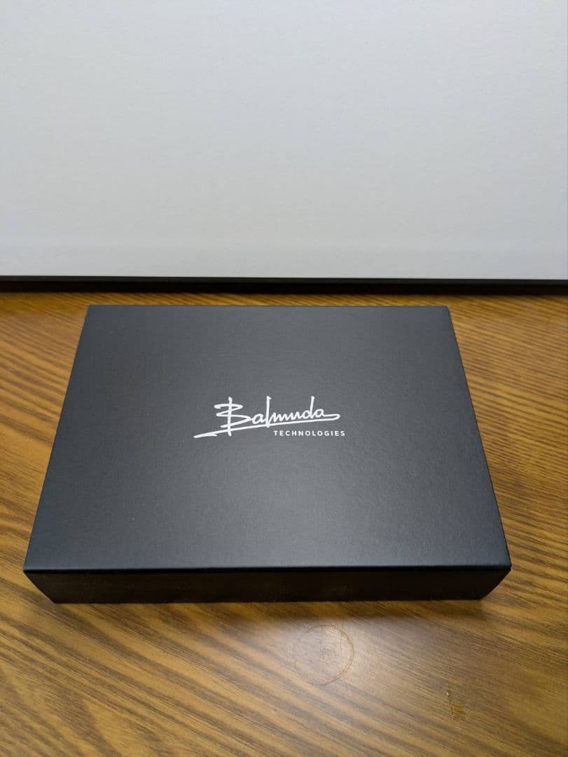 Balmuda Phone ホワイト SIMフリー ケース・充電器セット