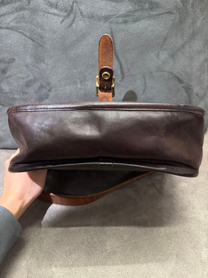 SLOW レザー ショルダーバッグ ダークブラウン