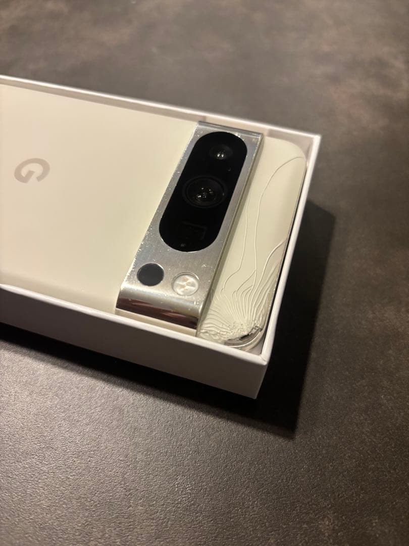 Google Pixel 8 Pro ホワイト本体　ポーチセット