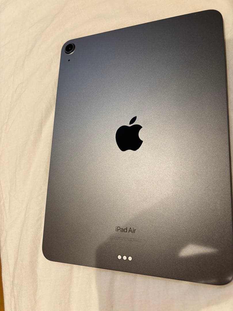 Apple iPad Air 5世代　64g