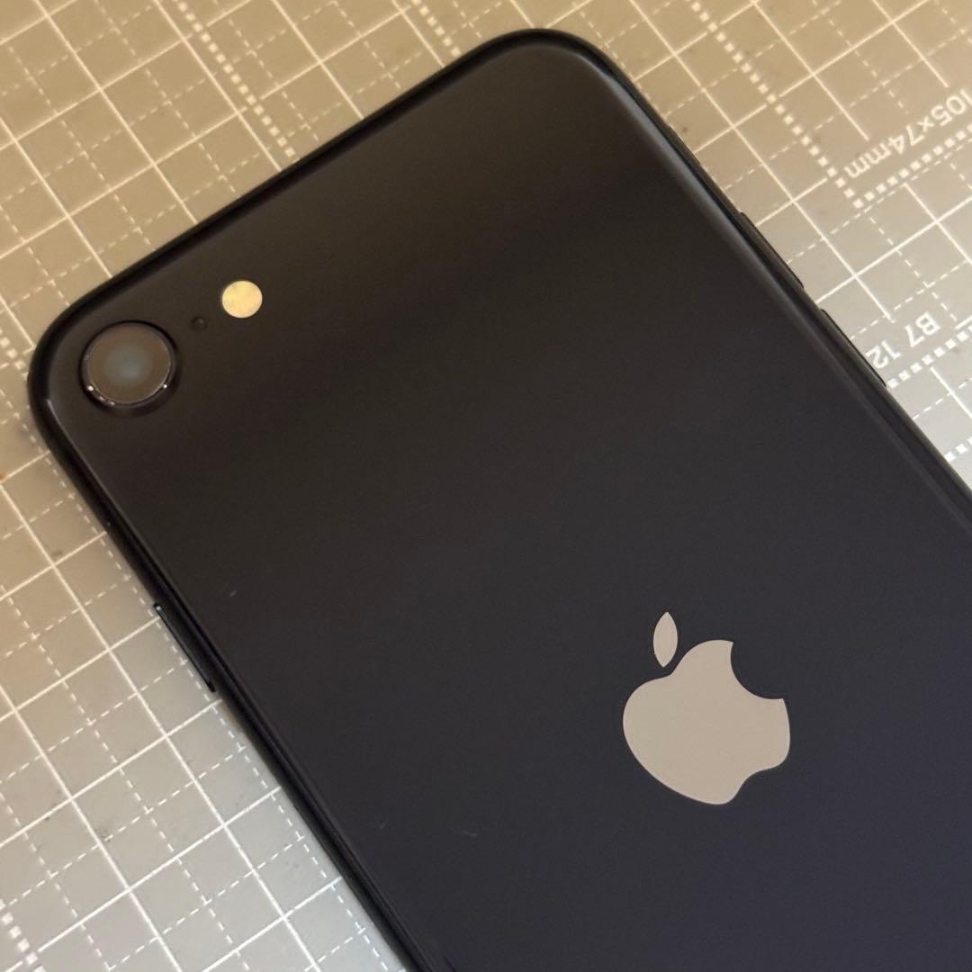 iPhoneSE 第3世代 64GB ミッドナイト バッテリー82%