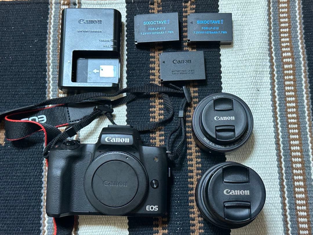 Canon EOS Kiss M ダブルレンズセット　ミラーレス