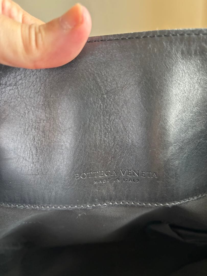 ボッティガベェネタ黒のトートバッグ