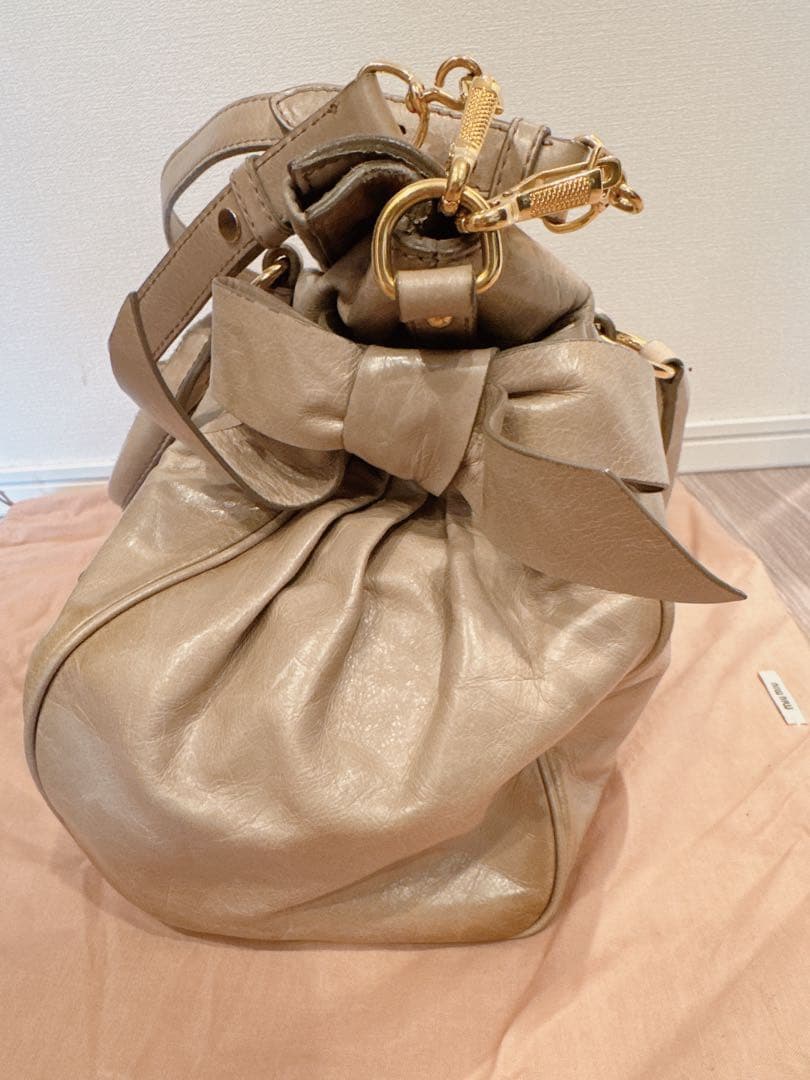 miumiu ハンドバッグ　りぼん