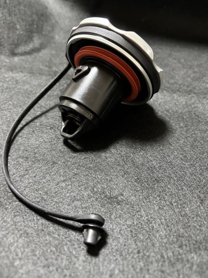 アバルト595フェールキャップ　未使用品➕新品エアーフィルタ➕タオル