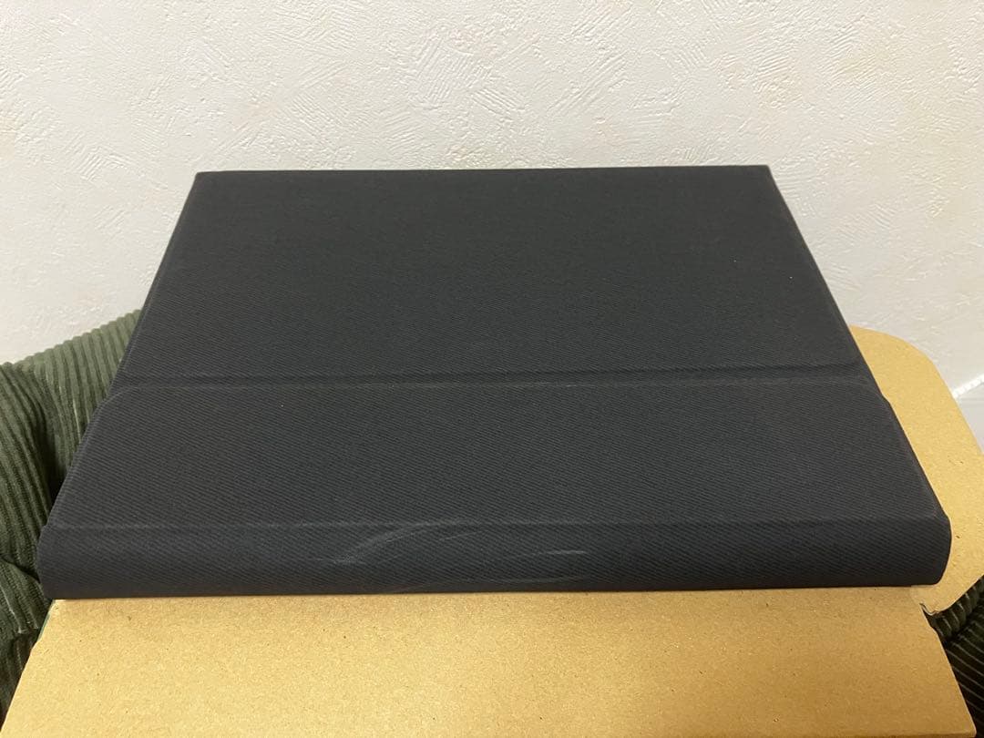 iPad Air 第5世代　キーボードケース、社外タッチペン付き