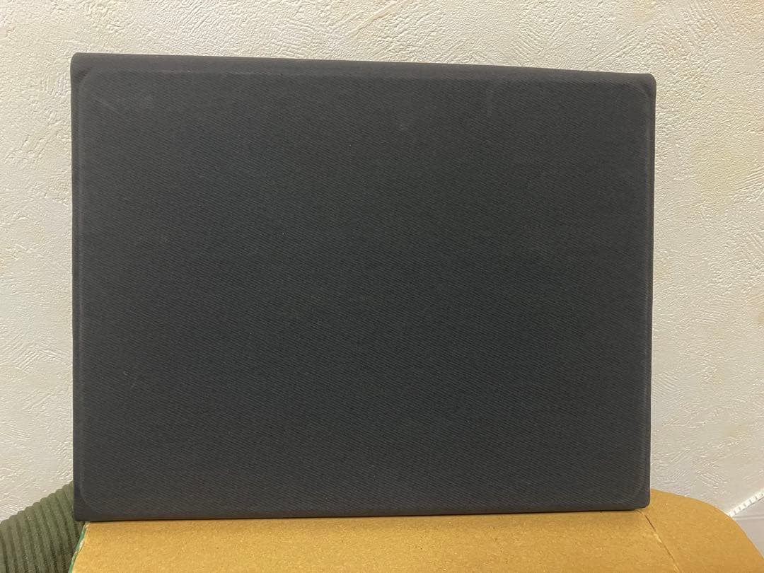 iPad Air 第5世代　キーボードケース、社外タッチペン付き