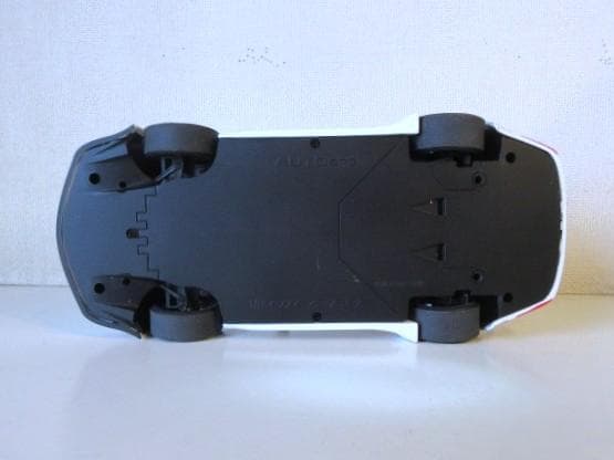 特価 AUTOart (1/18) ポルシェ 911(997) GT3 RSR